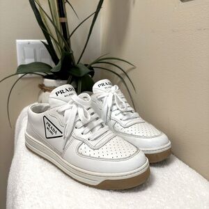 WOMEN PRADA SHOES WHITE COLOR SIZE 35 WITH LACES